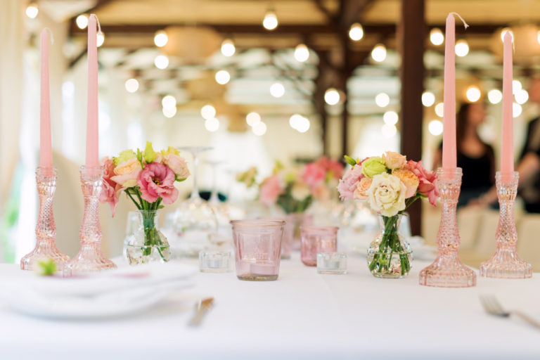 flower-table-decorations-holidays-wedding-dinner-table-set-holiday-wedding-reception-outdoor-restaurant (1)